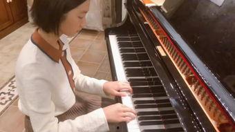 成人弹钢琴女孩视频大全