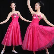 大棉袄成人舞蹈视频,热辣动感的韵律演绎