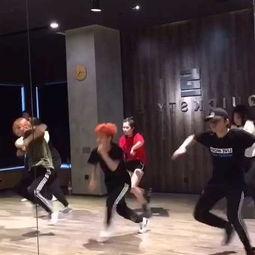 巫家坝成人舞蹈视频,动感韵律,舞动人生