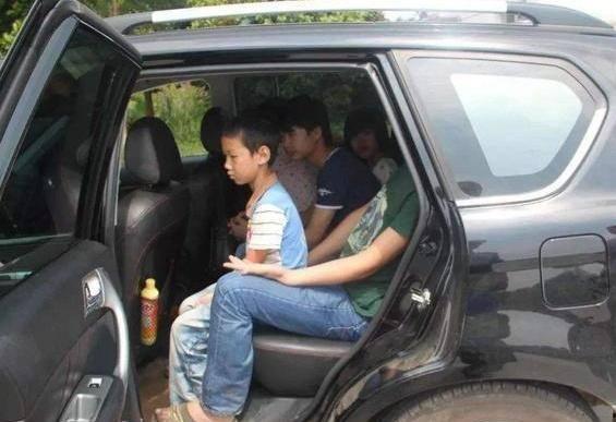 剪刀车成人带娃视频,温馨瞬间引网友热议