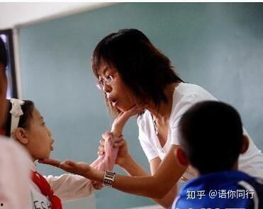 成人吐字不清视频,成人吐字不清视频深度解析