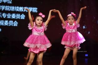 成人舞蹈阳光少年视频,阳光少年成人舞蹈风采展示